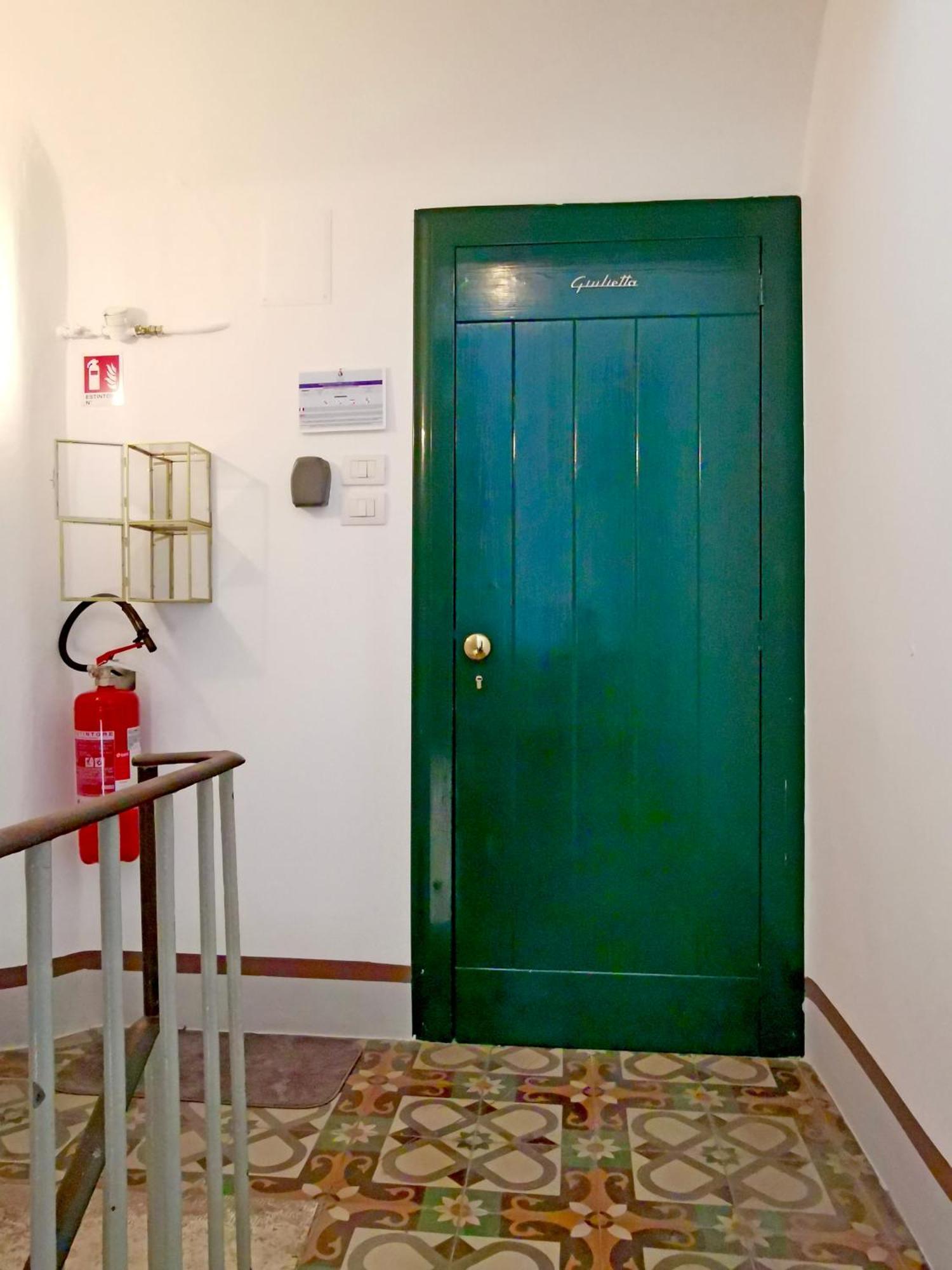 L'Officina Bed & Breakfast Bari Exterior photo